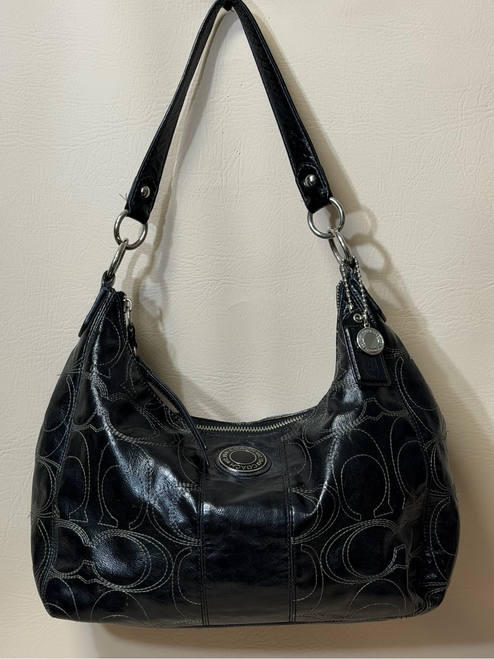 COACH SIGNATURE STITCHED BLACK PATENT LEATHER HOBO BAG STYLE # F19282